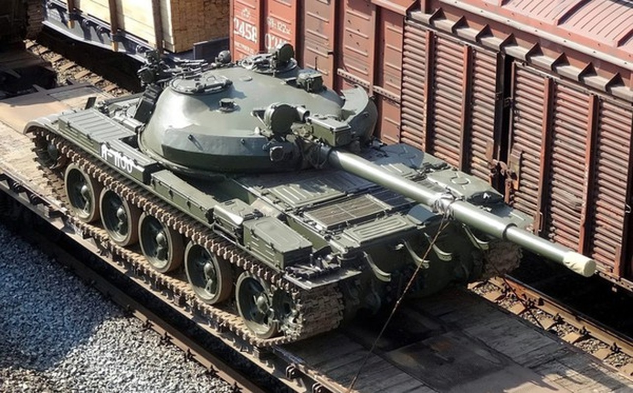 Moscow trang bi xe tang T-62M cho dan quan Ukraine than Nga?-Hinh-11