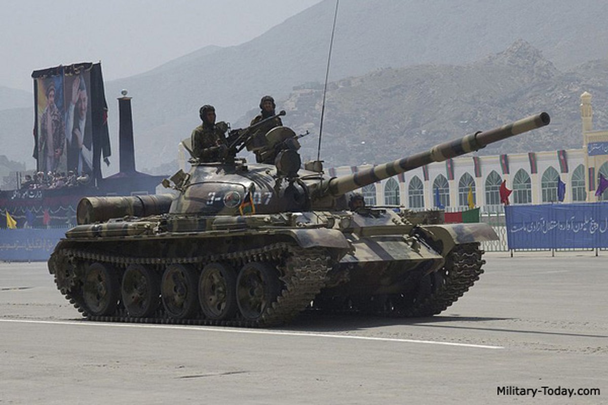 Moscow trang bi xe tang T-62M cho dan quan Ukraine than Nga?-Hinh-15