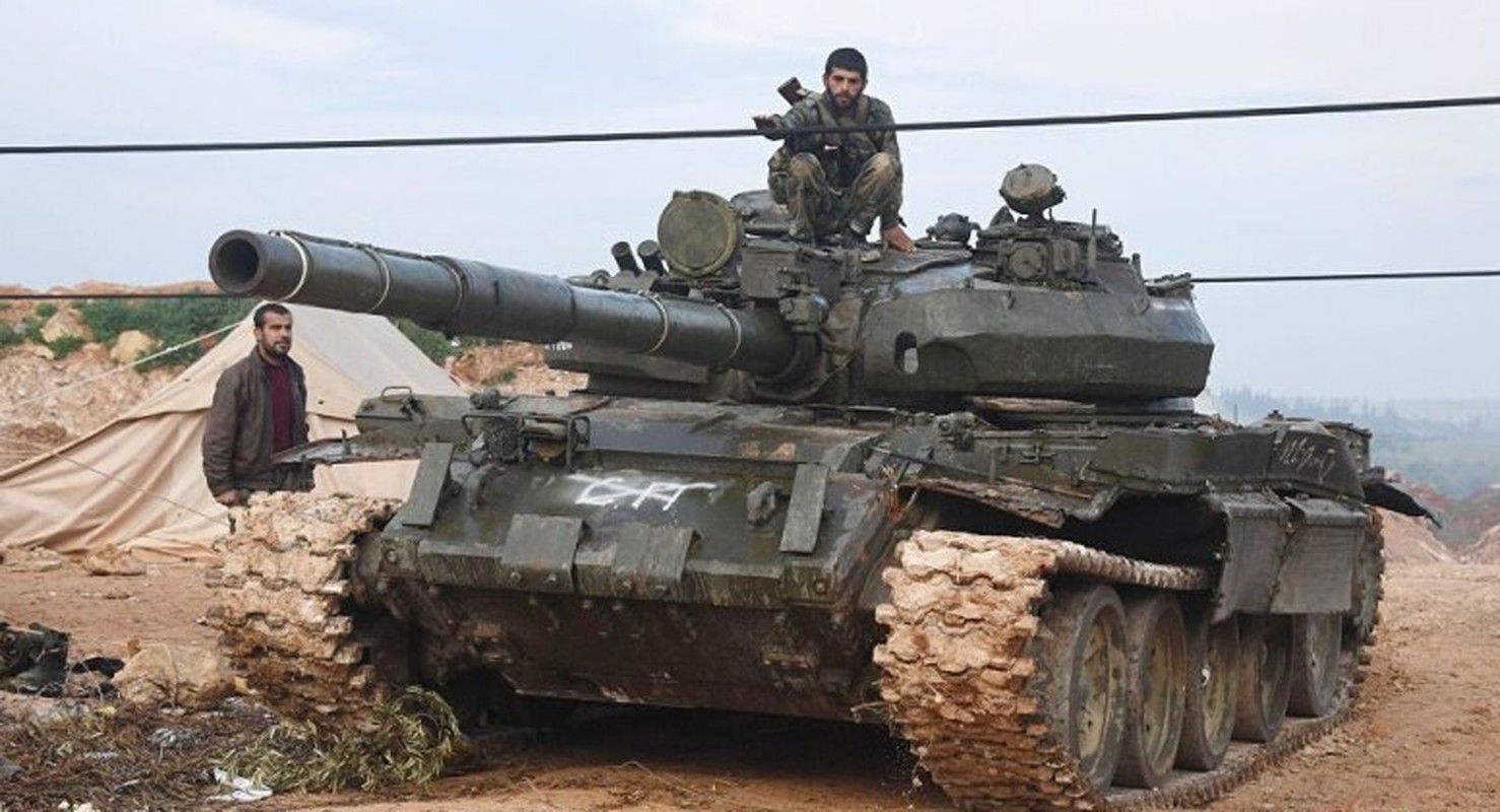 Moscow trang bi xe tang T-62M cho dan quan Ukraine than Nga?-Hinh-5
