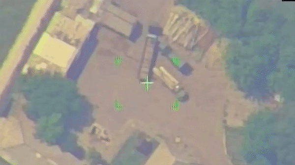 “Huyen thoai” HIMARS lieu co theo chan UAV TB2 va sieu phao M777?-Hinh-12
