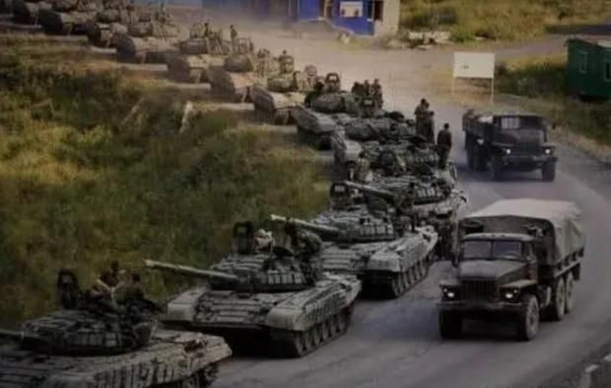Mat tran Kherson tang nhiet, Ukraine trut dan phao xuong quan Nga-Hinh-3