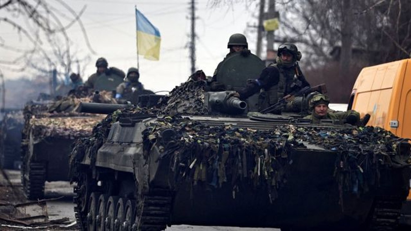 Ukraine khong du vu khi de phan cong huong Kherson?-Hinh-4