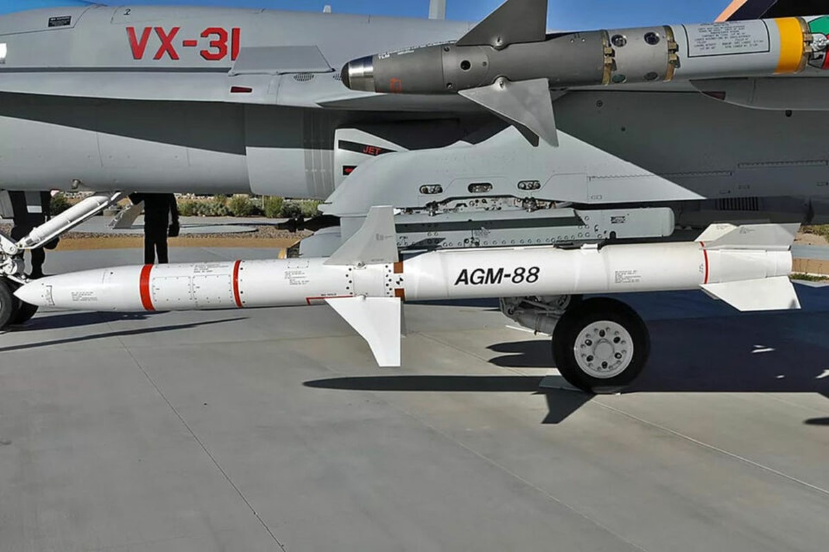 MiG-29 Ukraine mang duoc ten lua AGM-88, Nga se phai doi pho ra sao?-Hinh-4