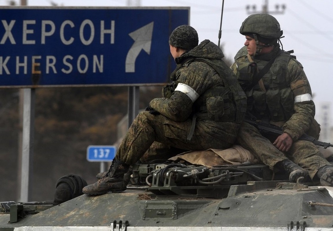 Kherson ac liet: Ukraine phao kich du doi, Nga giu vung phong tuyen-Hinh-14