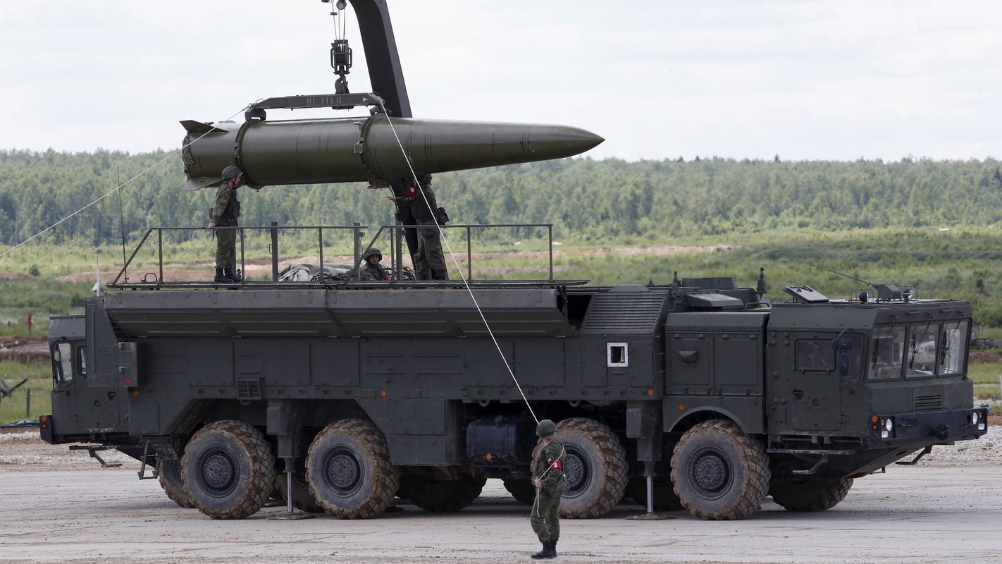 Kinh nghiem chien truong Ukraine: UAV Kamikaze hieu qua hon ten lua-Hinh-2