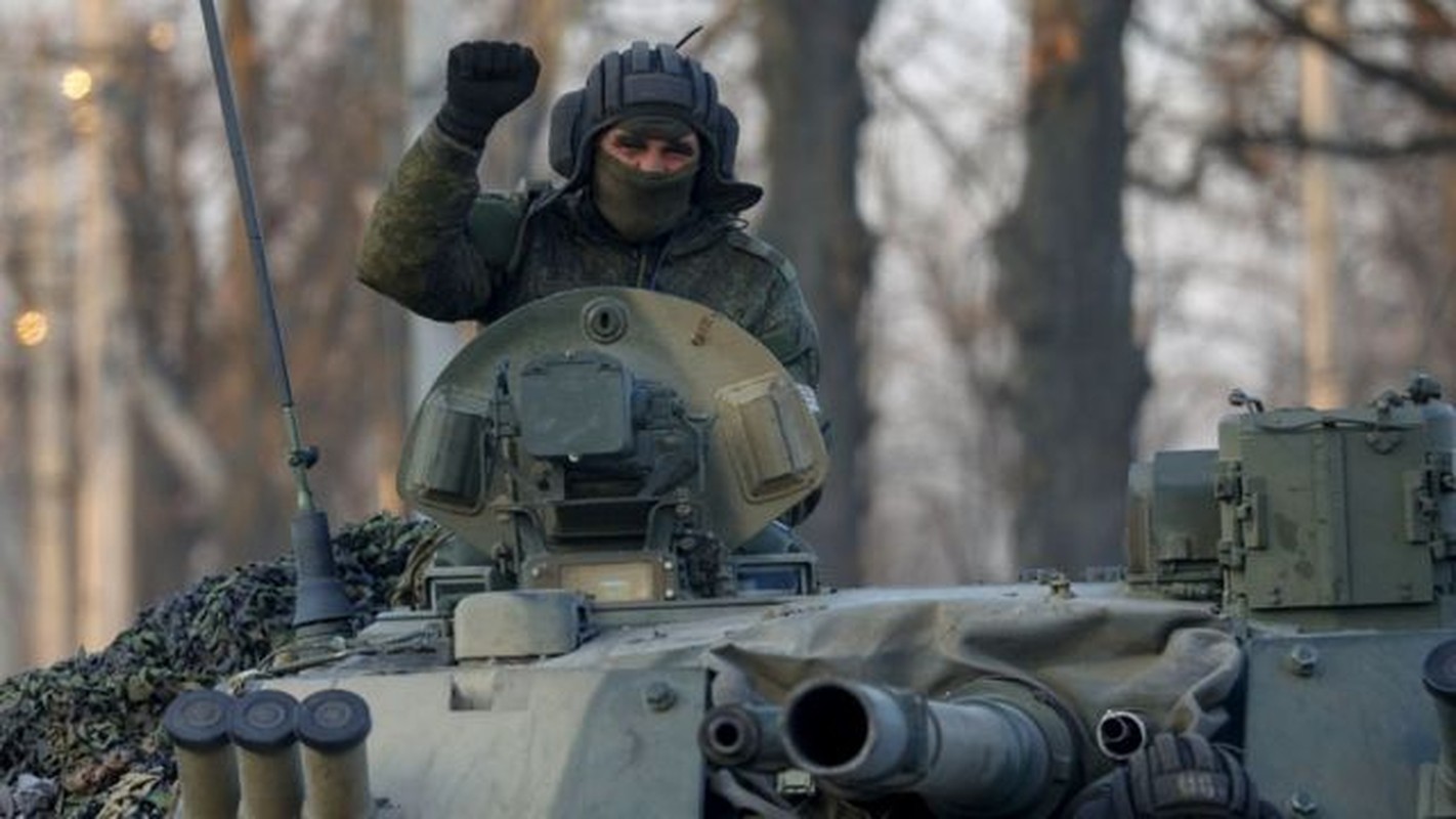 Quan Nga bat ngo tran ngap hoan toan khu vuc san bay Donetsk-Hinh-10