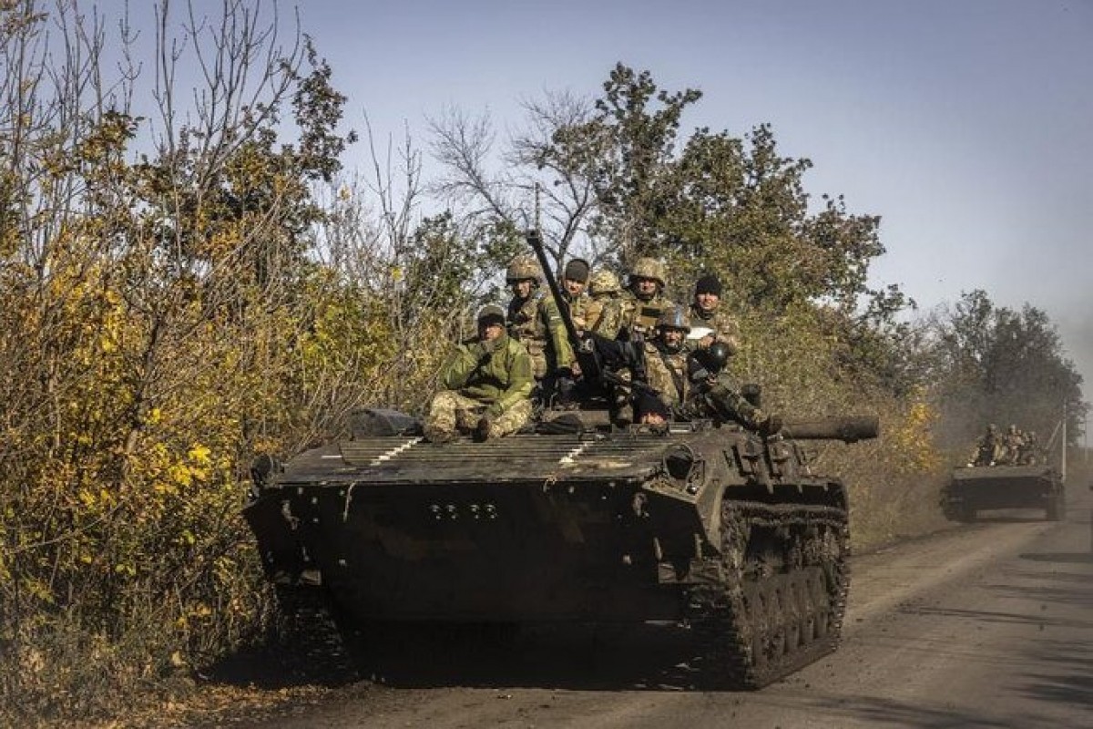 Quan Nga bat ngo tran ngap hoan toan khu vuc san bay Donetsk-Hinh-13