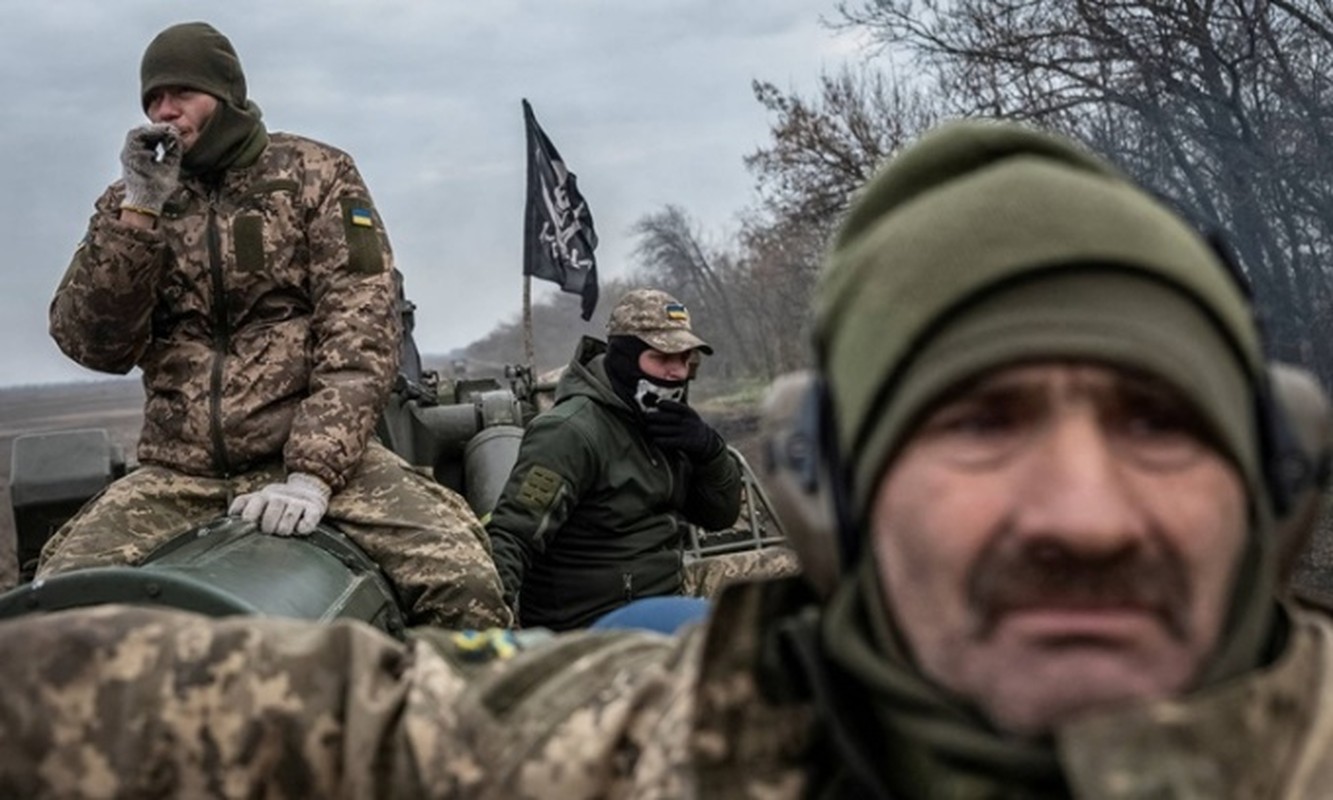 Ukraine tuyen bo vuot song Dnepr, NATO than trong khi Nga roi Kherson-Hinh-5