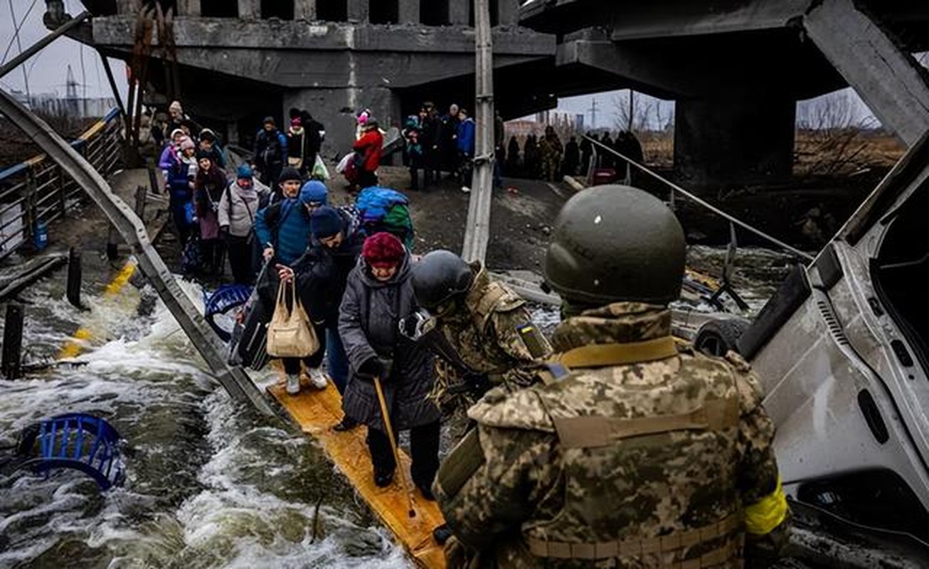 Viec triet thoai khoi Kherson chi la vo boc, quan Nga tien vao Donbass-Hinh-4