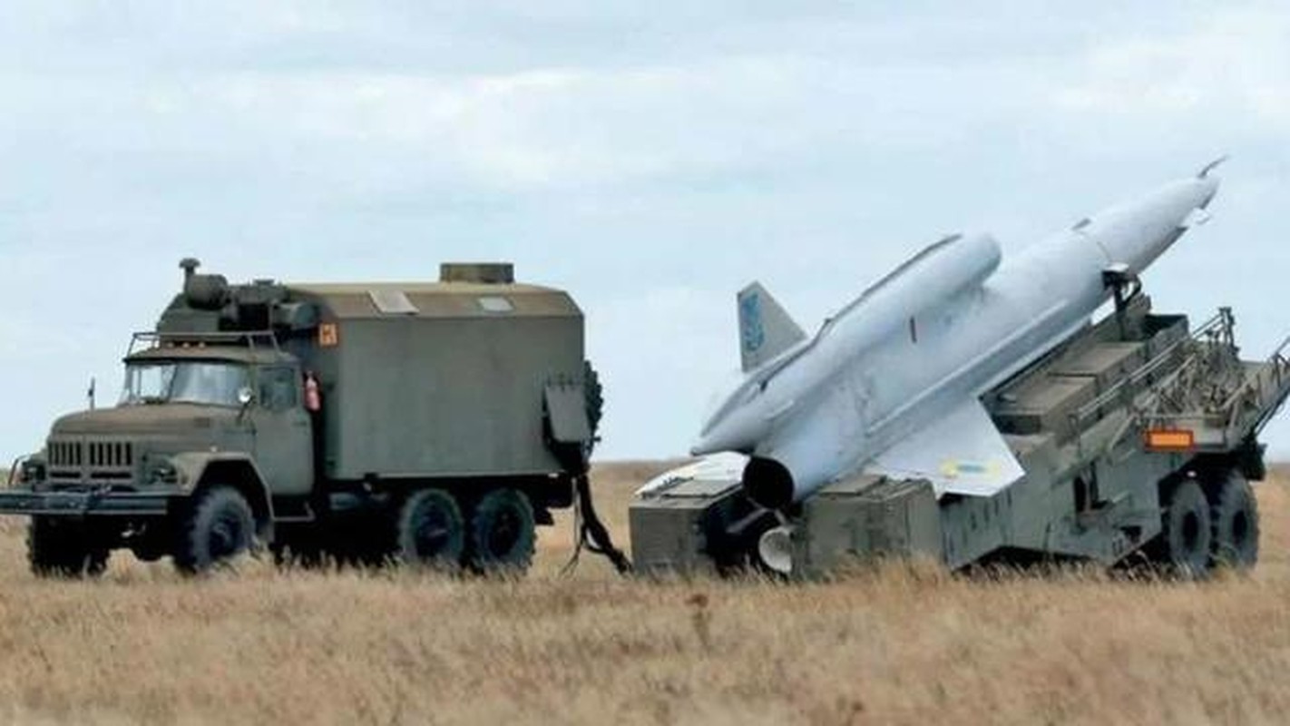Ukraine bat ngo phan kich Nga bang UAV tan cong tam xa?-Hinh-2