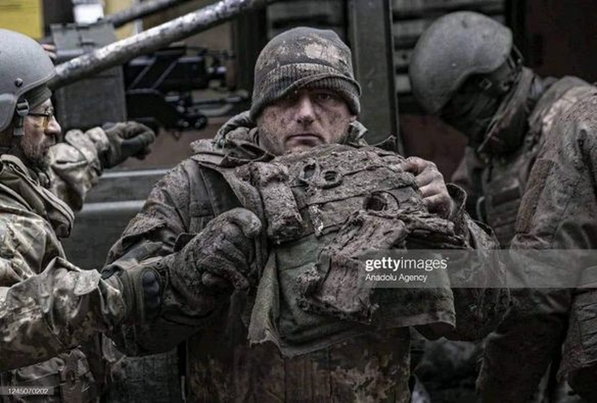 Phao binh Nga ban het cong suat o Bakhmut, Ukraine kho khac che-Hinh-11
