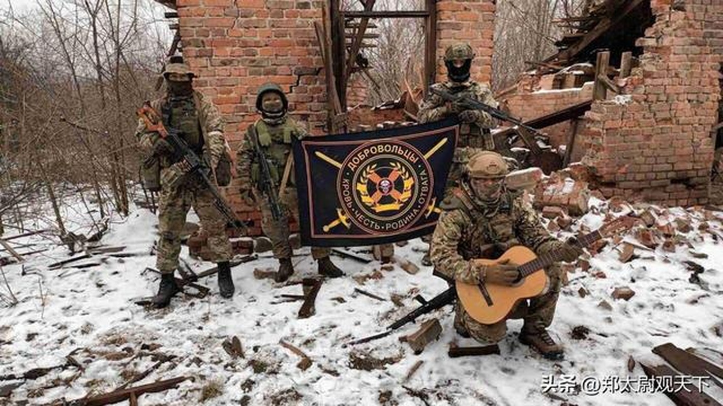 Phao binh Nga ban het cong suat o Bakhmut, Ukraine kho khac che-Hinh-6