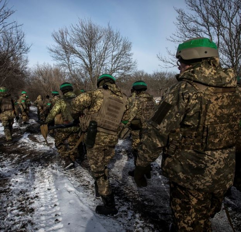 Wagner tran ngap dong Bakhmut, quan Ukraine chinh thuc bi 