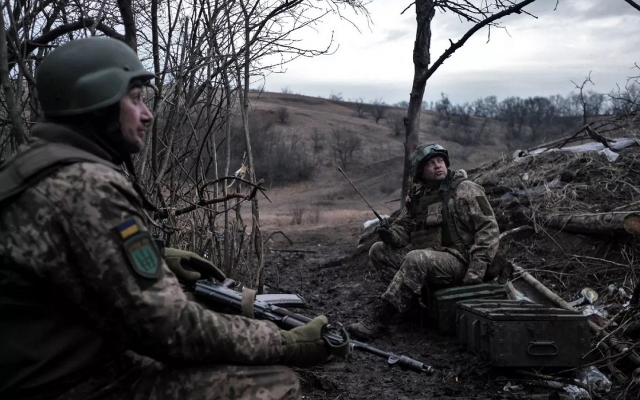 Nga su dung bom chum, binh linh Ukraine bat ngo bi tan cong-Hinh-5