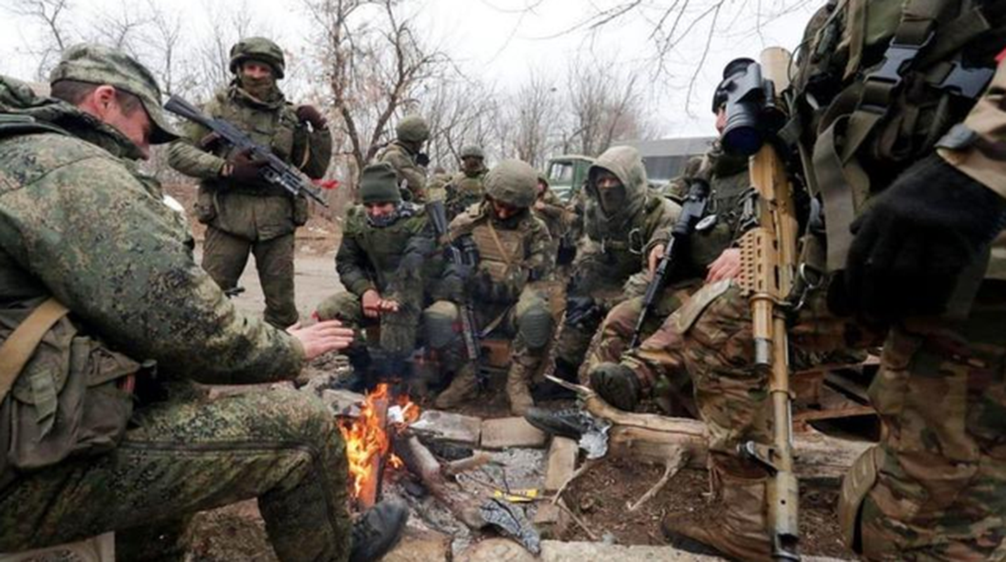 Nga su dung bom chum, binh linh Ukraine bat ngo bi tan cong