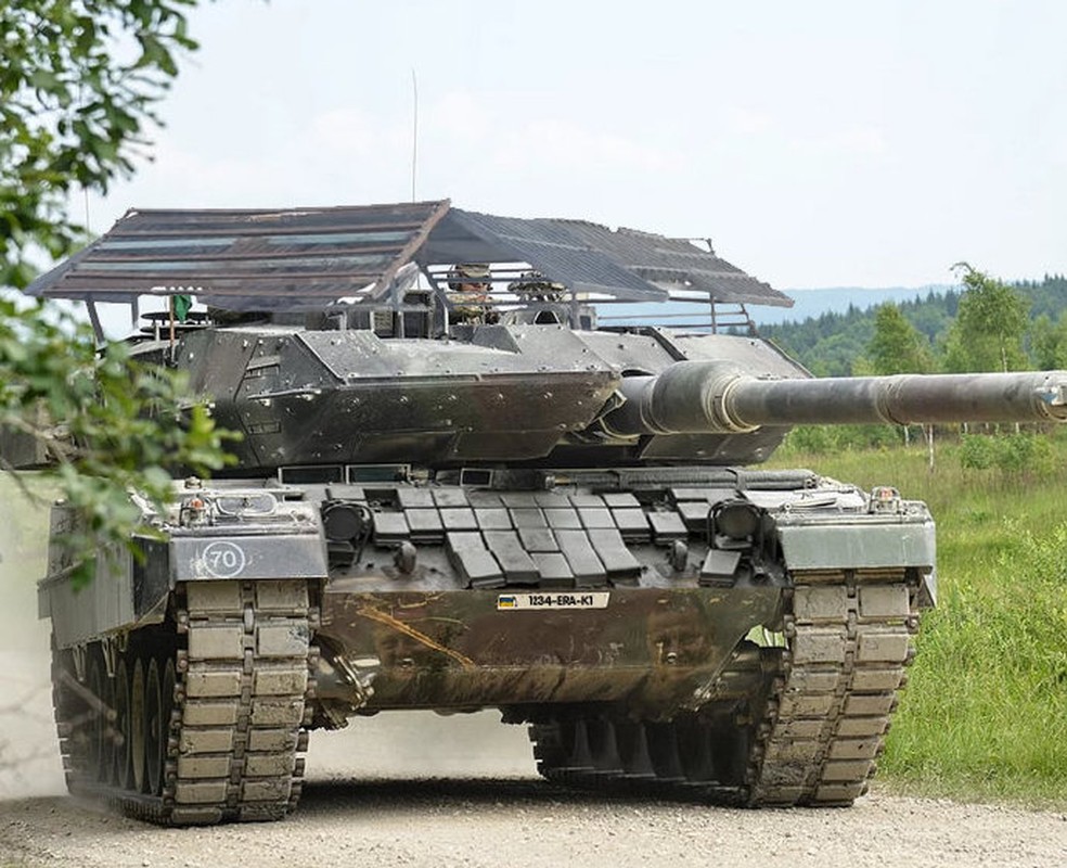 Vua toi Ukraine, xe tang Leopard-2 nhan ngay nang cap 