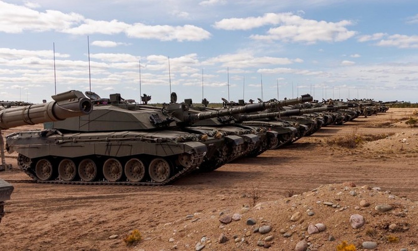 Chien truong Ukraine: Xe tang Challenger-2 se som doi dau T-90?-Hinh-16
