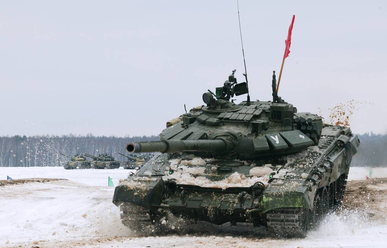Xe tang T-72 cua Nga thoat chet than ky sau cu danh troi giang-Hinh-4