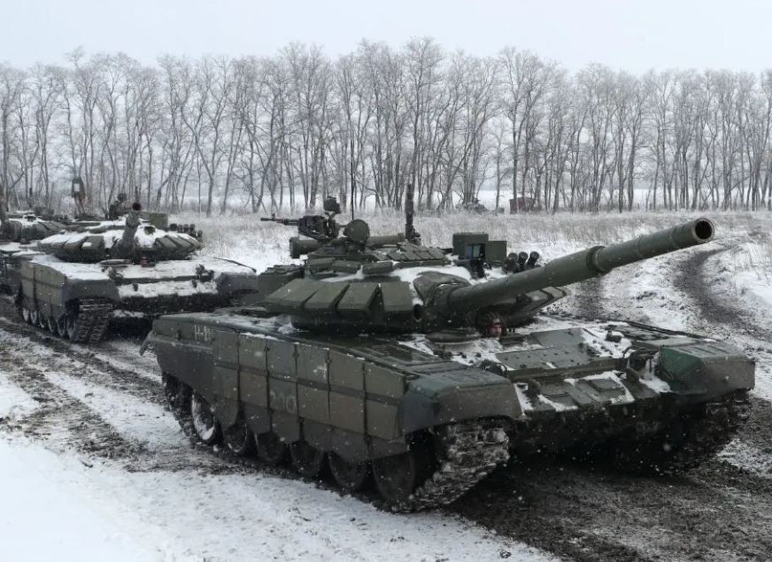 Xe tang T-72 cua Nga thoat chet than ky sau cu danh troi giang-Hinh-7