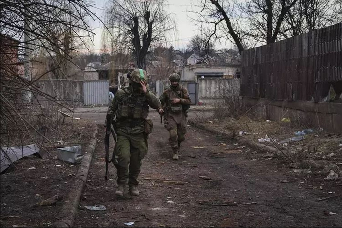 Nga choc thung phong tuyen cuoi cung cua Ukraine tai Bakhmut-Hinh-12