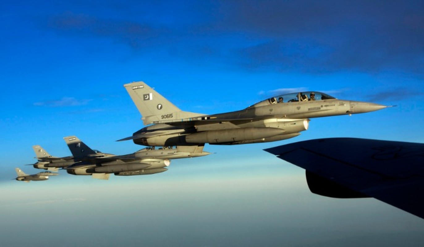 Chien tich “lay lung” cua F-16, tung cuu mang 52 linh dac nhiem Anh-Hinh-12