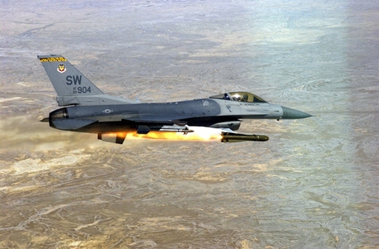 Chien tich “lay lung” cua F-16, tung cuu mang 52 linh dac nhiem Anh-Hinh-9