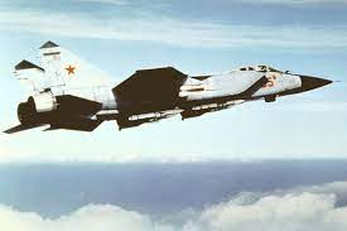 Cap bai trung “sat thu” MiG-31K va ten lua Kinzhal cua Nga-Hinh-11