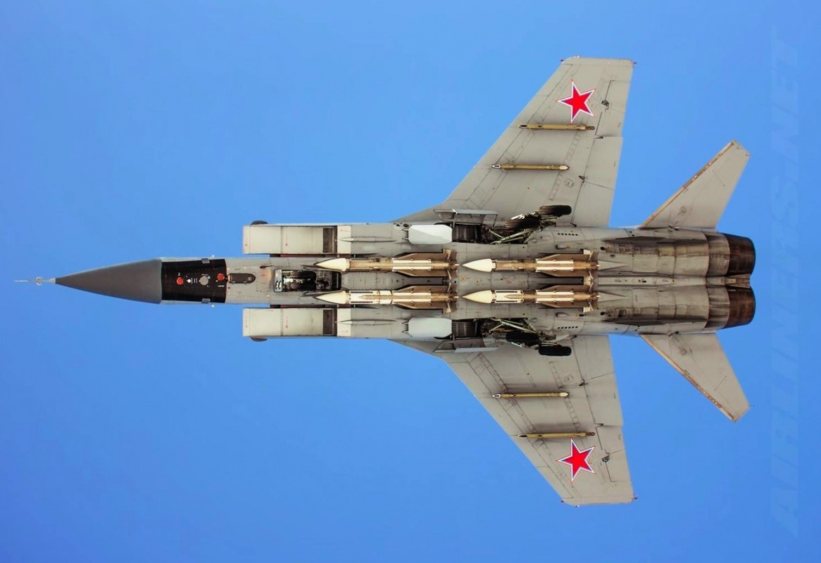 Cap bai trung “sat thu” MiG-31K va ten lua Kinzhal cua Nga-Hinh-7