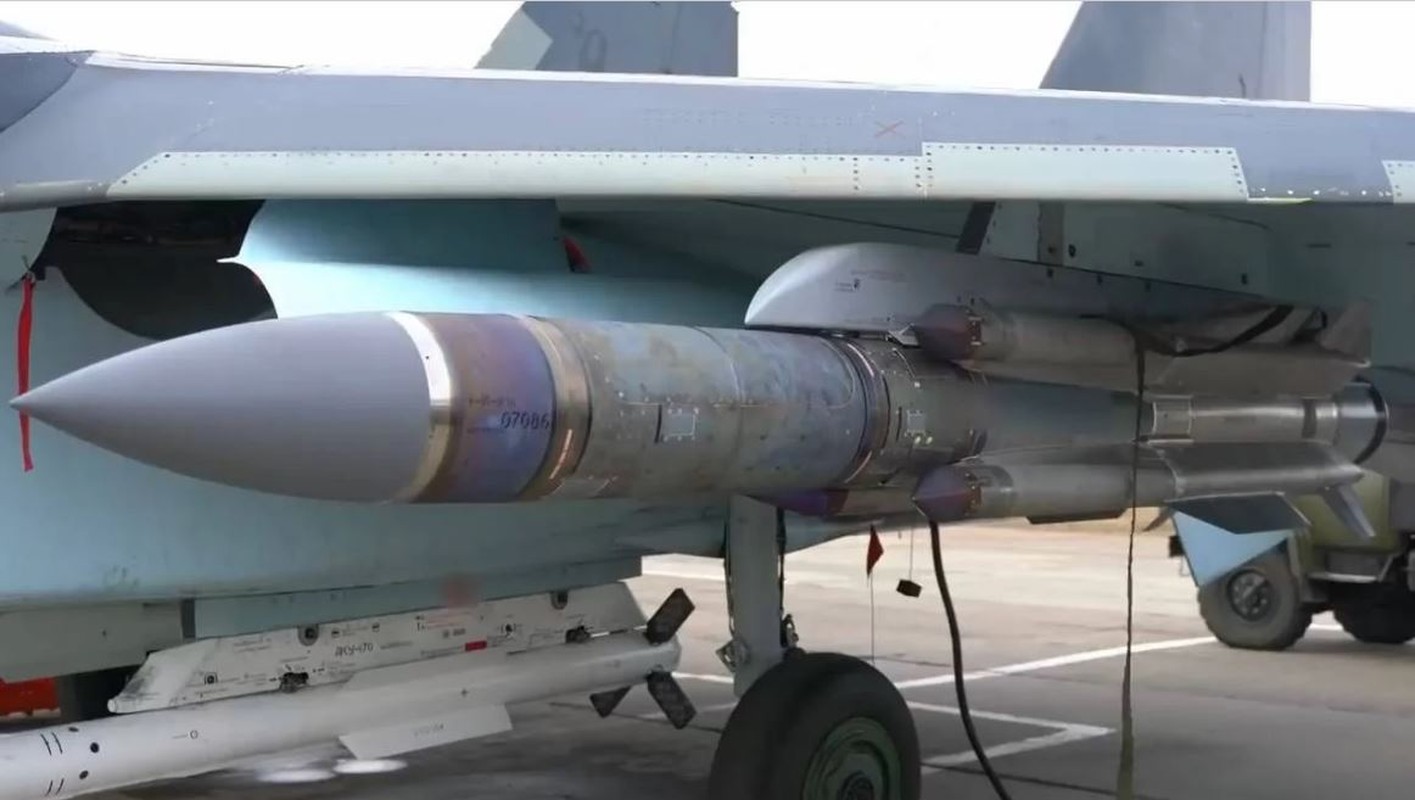 Su-35S khi lam nhiem vu bay tuan tra o Ukraine mang vu khi gi?-Hinh-18