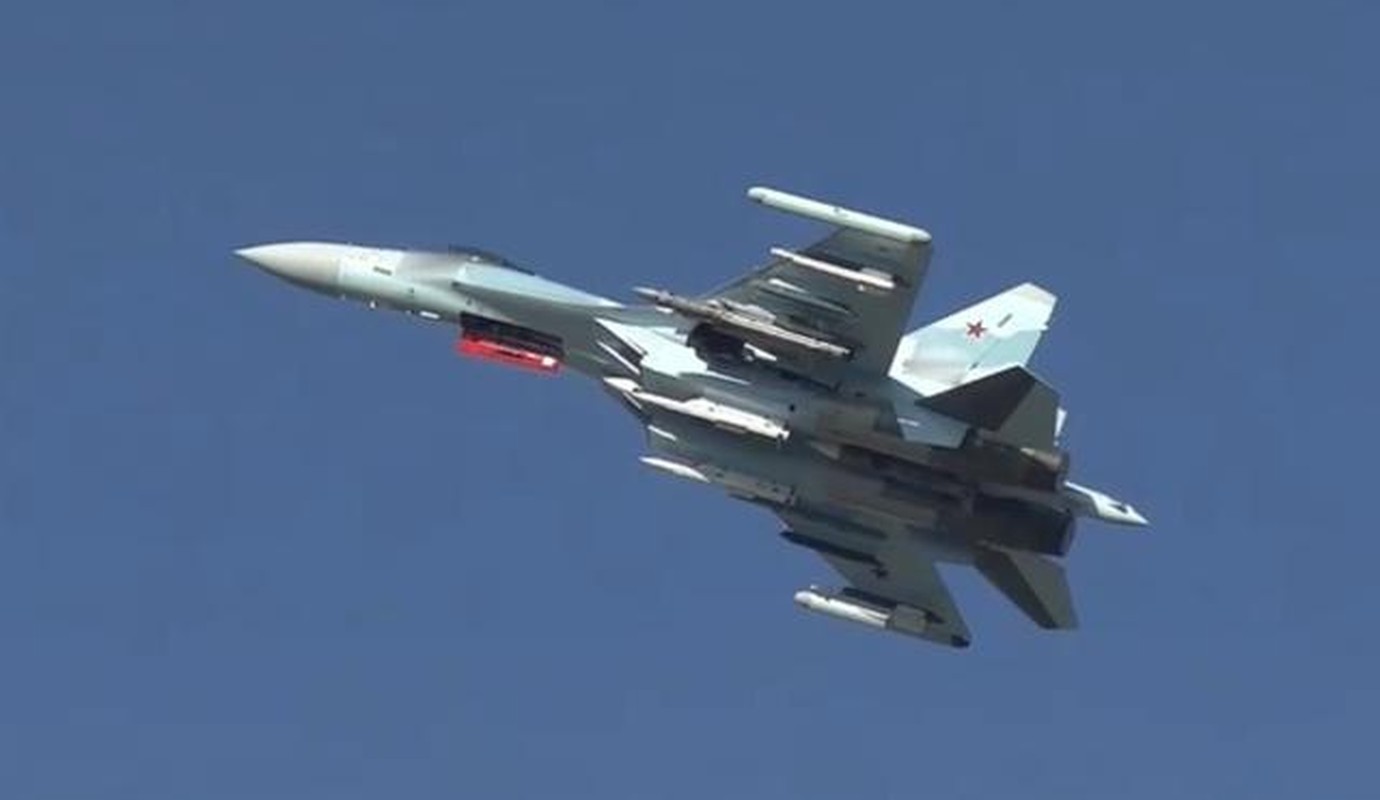 Su-35S khi lam nhiem vu bay tuan tra o Ukraine mang vu khi gi?-Hinh-2