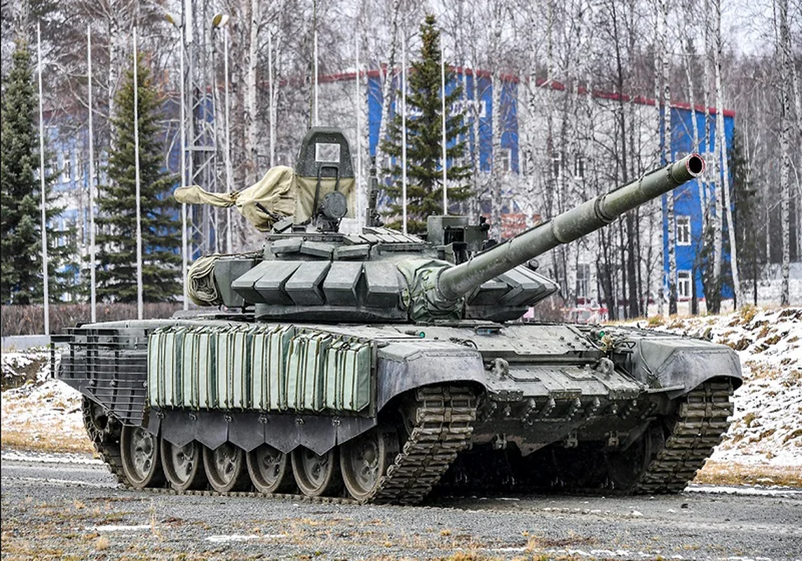 Leopard 2A4 dinh dan chong tang, lo phan giap chi day 20 mm-Hinh-8