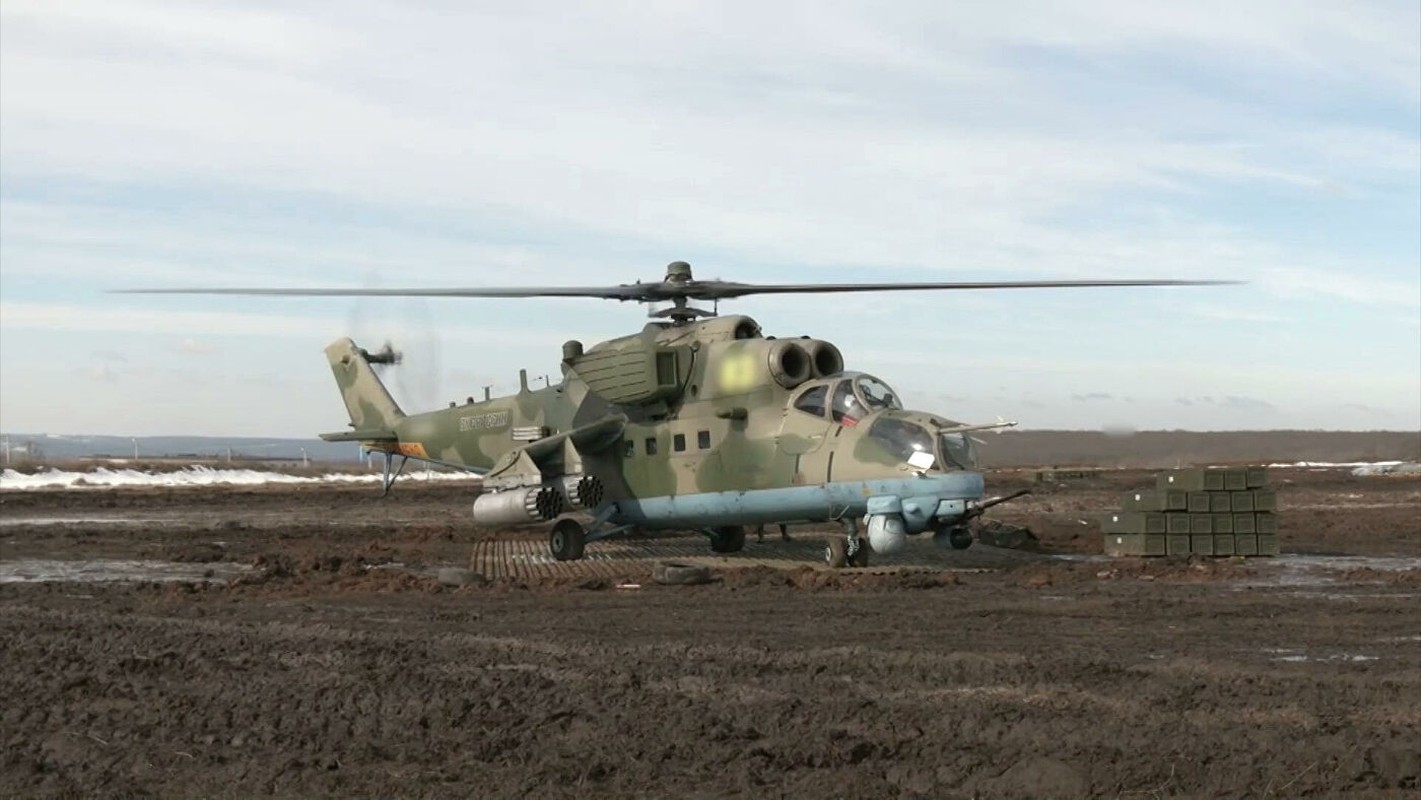 Cuong kich Su-24 cua Ukraine tro thanh “cai gai trong mat” quan doi Nga-Hinh-19