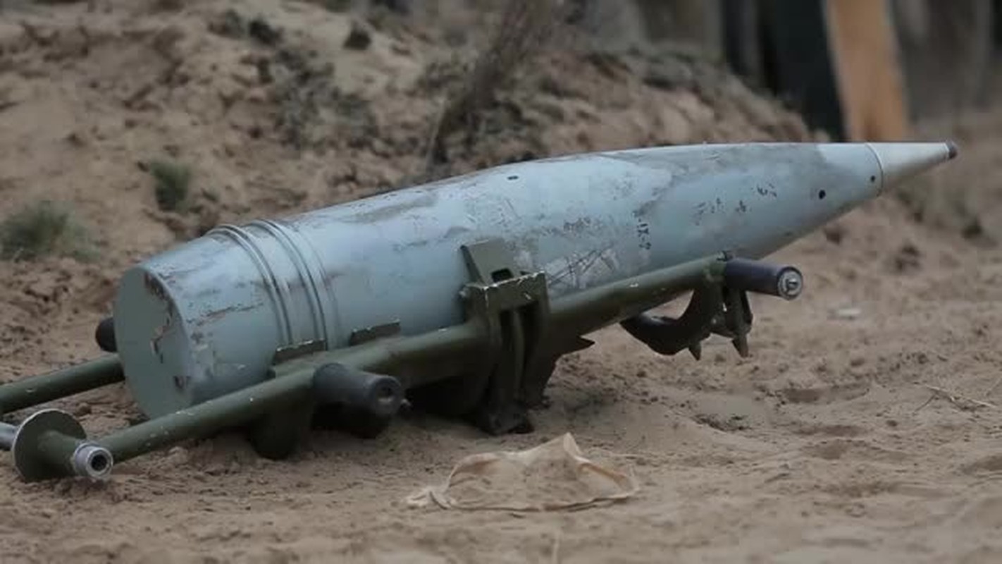 “Sieu phao” 203mm cua Ukraine no tung khi vua khai hoa-Hinh-11