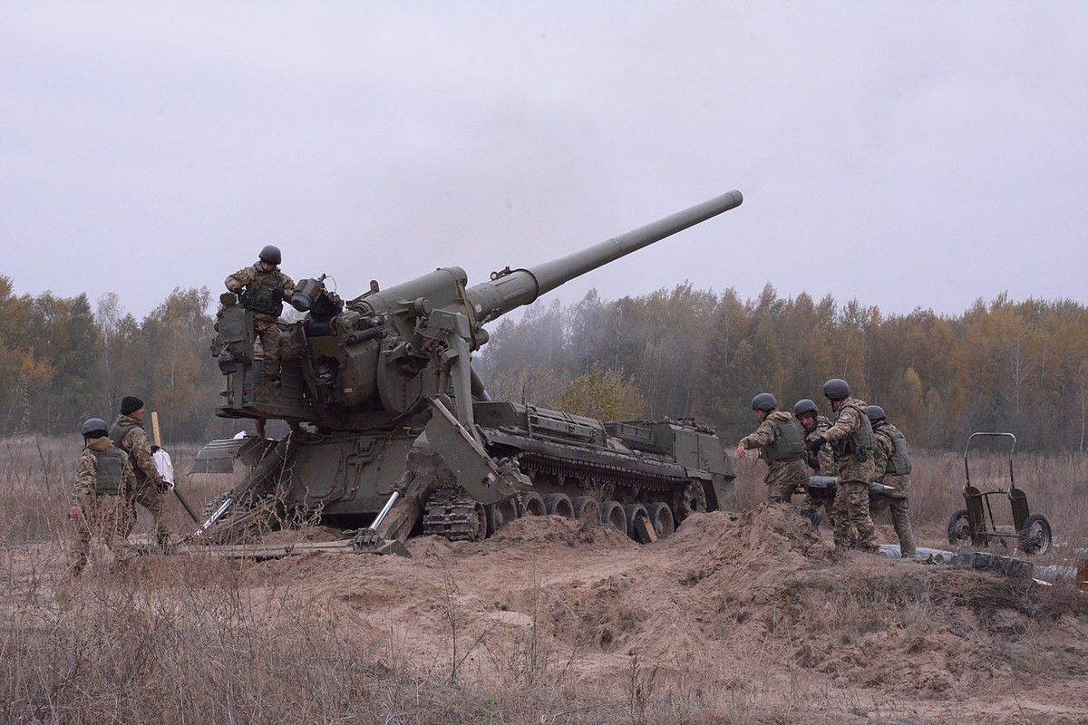 “Sieu phao” 203mm cua Ukraine no tung khi vua khai hoa-Hinh-15