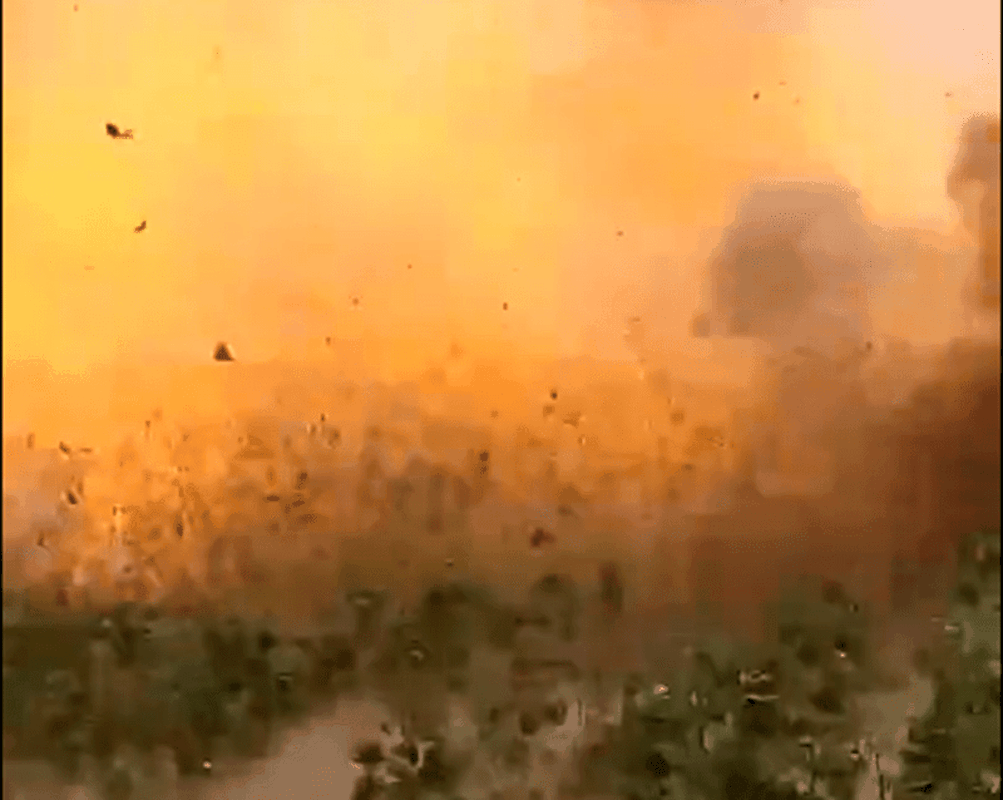 “Sieu phao” 203mm cua Ukraine no tung khi vua khai hoa-Hinh-3