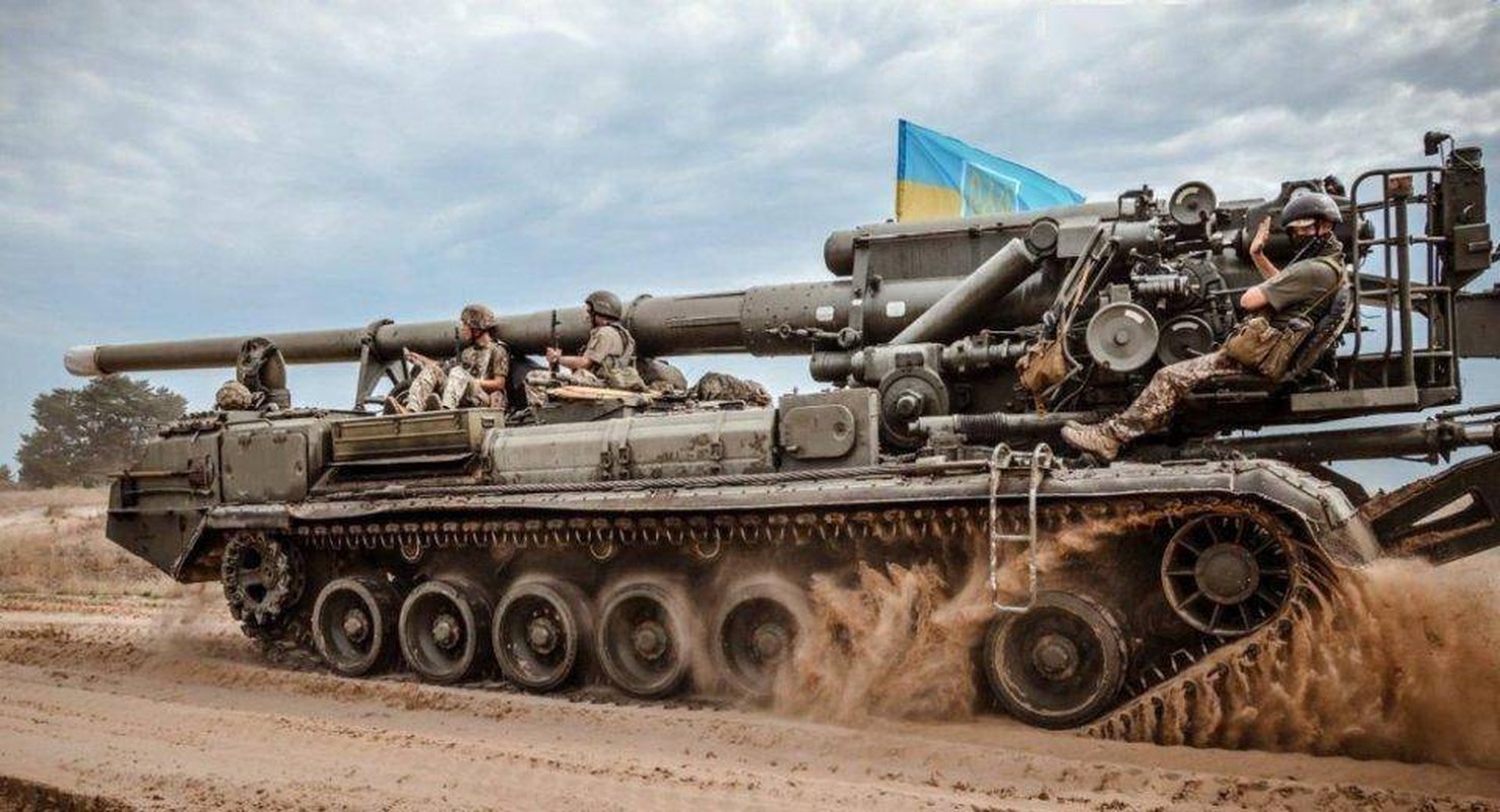 “Sieu phao” 203mm cua Ukraine no tung khi vua khai hoa-Hinh-4