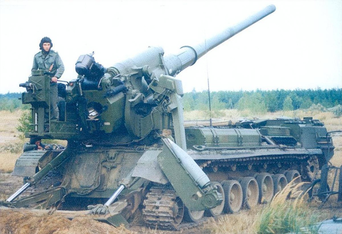 “Sieu phao” 203mm cua Ukraine no tung khi vua khai hoa-Hinh-5
