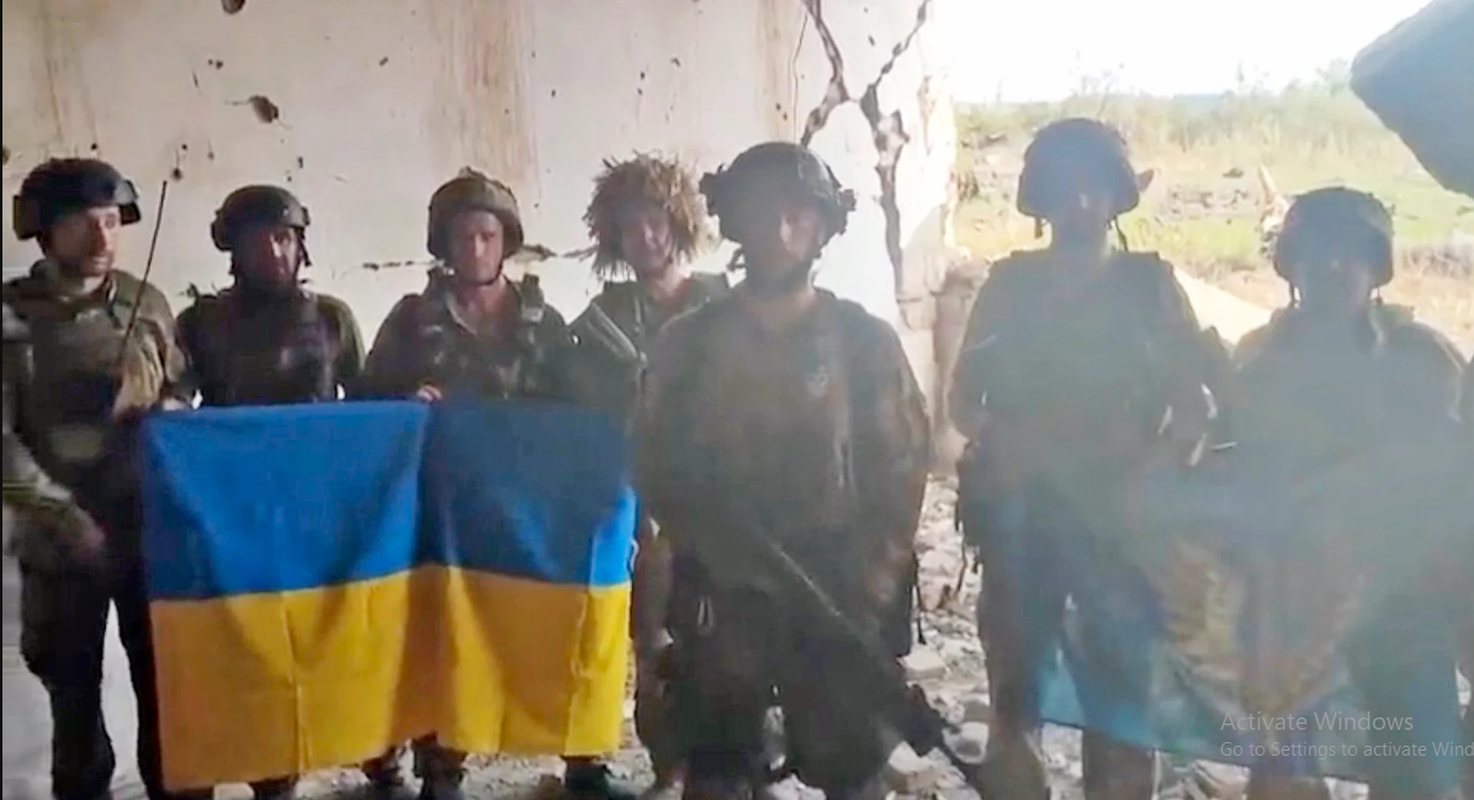 Ukraine bat chap kho khan, phan cong huong Nam Donetsk ac liet