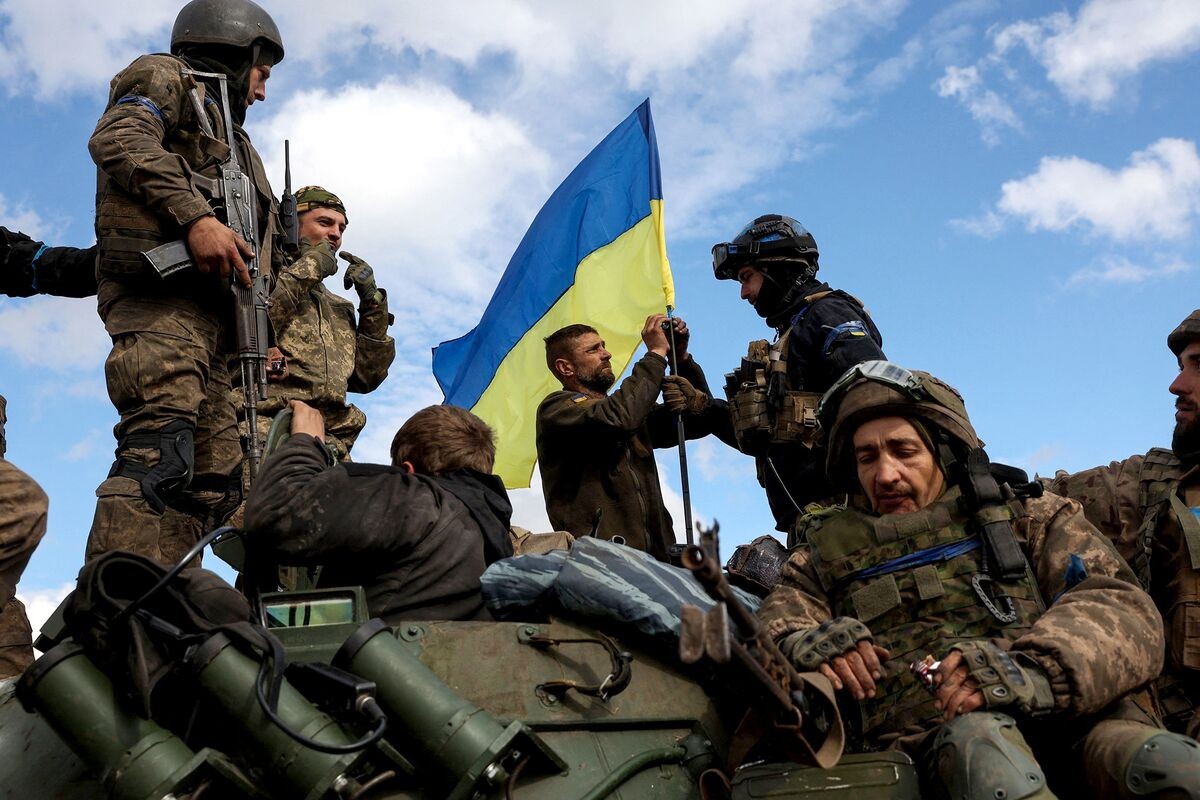 Diem nong tai Bakhmut: Ukraine tung 7 lu doan, Nga tang quan tiep vien-Hinh-5