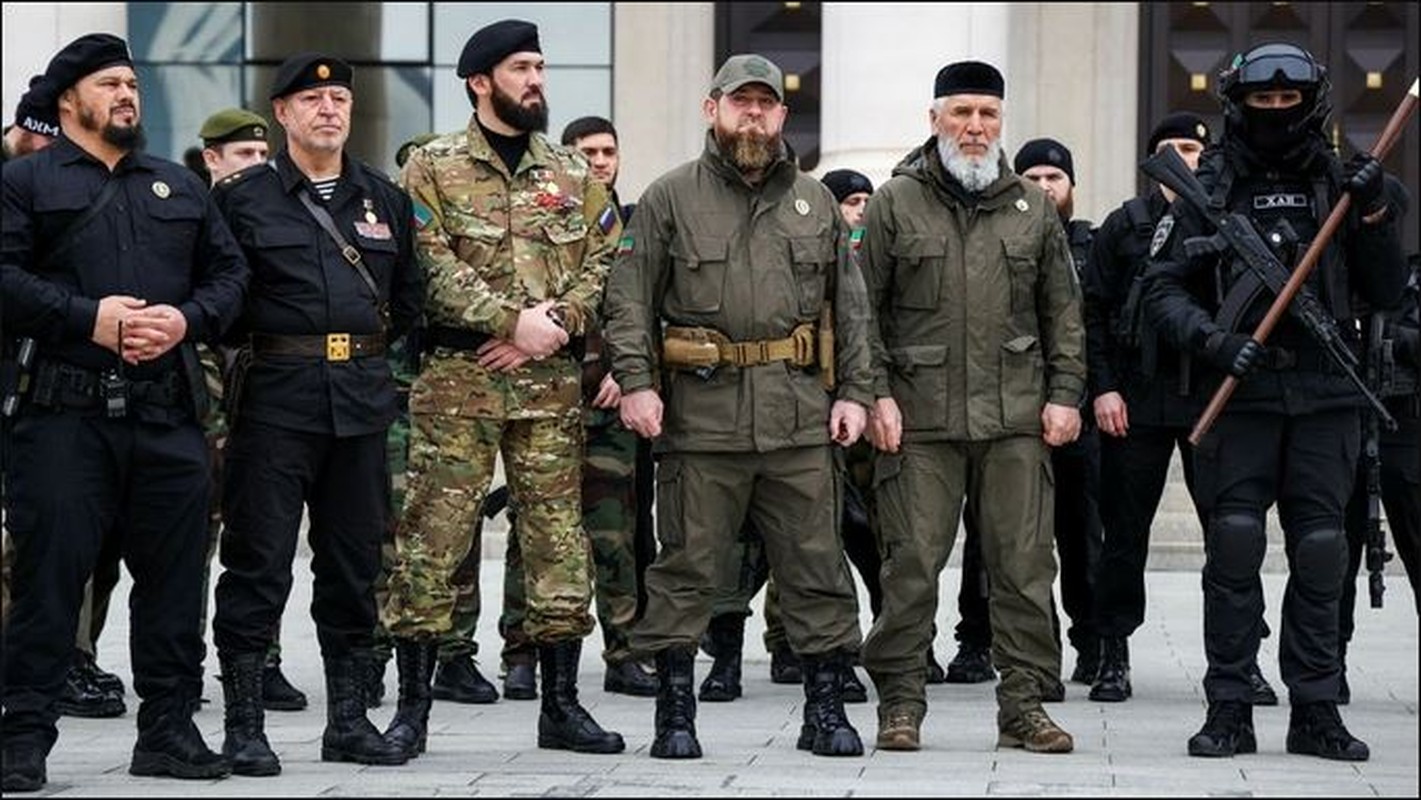 Ve binh Chechnya danh bat Tieu doan 2 Azov Ukraine tai Bakhmut-Hinh-16