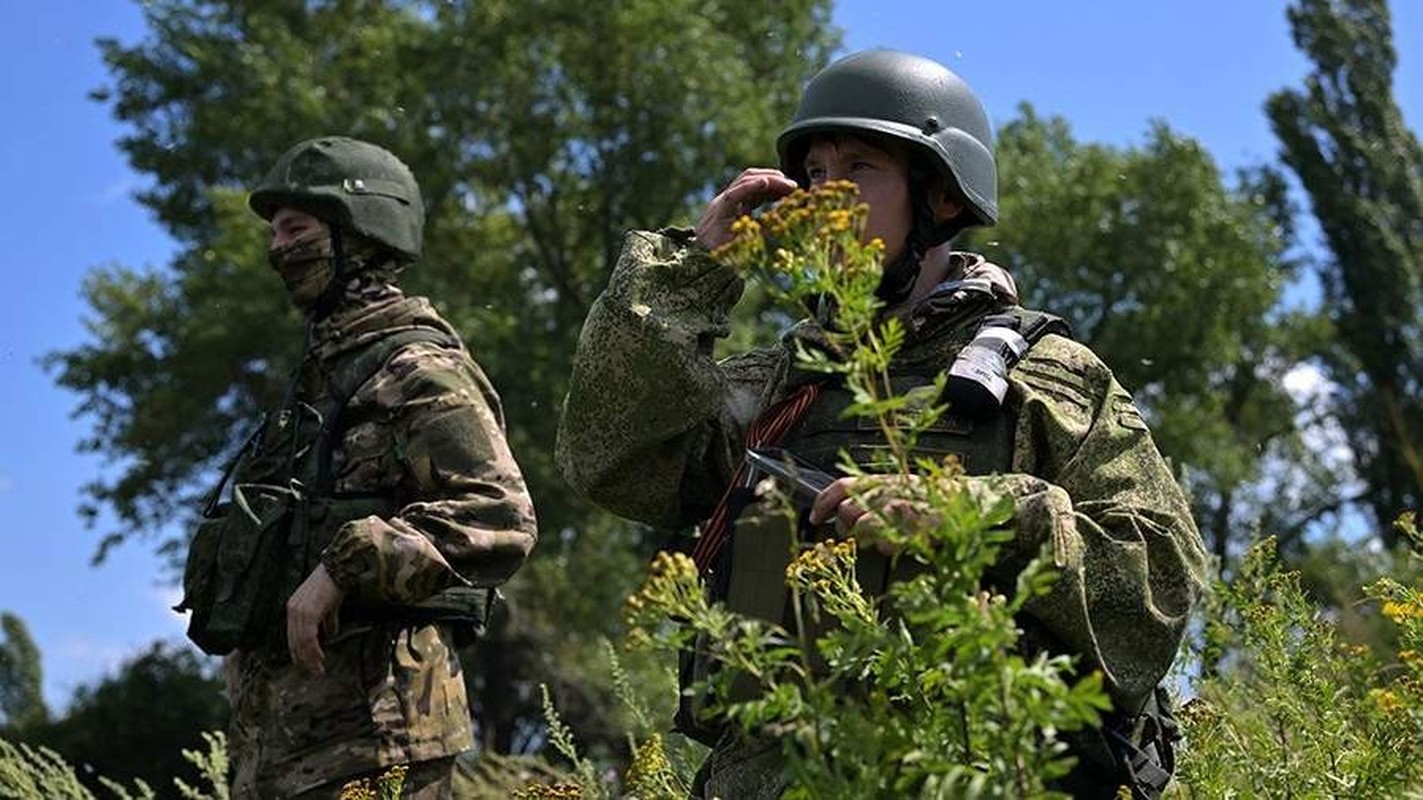 Nga day lui 40 cuoc tien cong cua Ukraine o lang Rabotino-Hinh-14