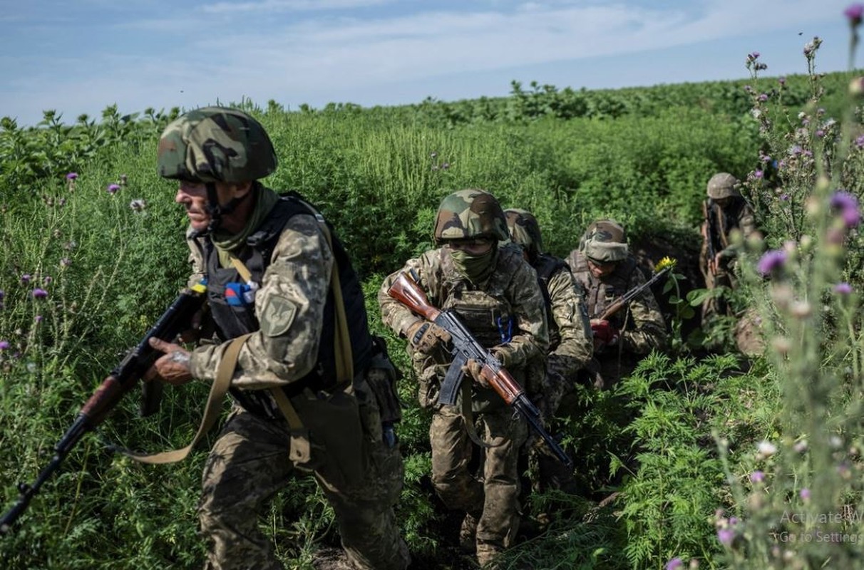 Tran Bakhmut: Ukraine phan cong, biet kich mac ket trong hoa luc Nga-Hinh-6