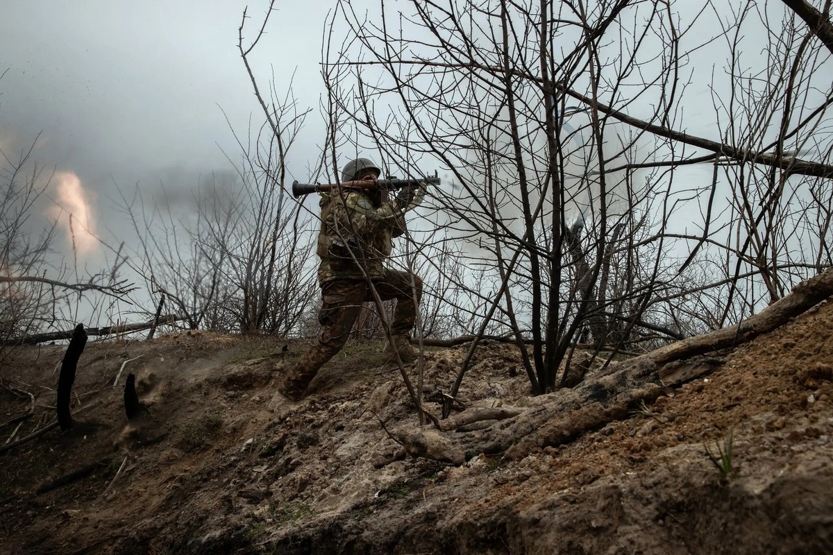 Tran Bakhmut: Ukraine phan cong, biet kich mac ket trong hoa luc Nga-Hinh-7