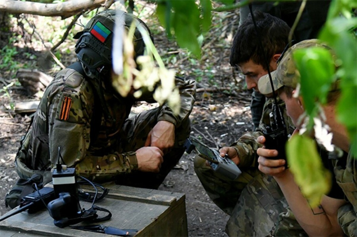 Nga dung chien thuat phan cong tich cuc tren huong Donbass-Hinh-16