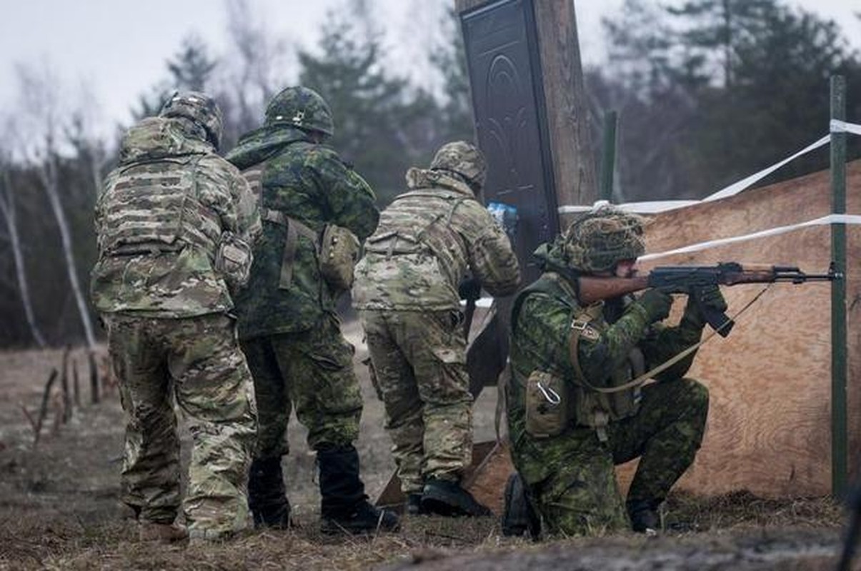 Chien thuat Lien Xo voi vu khi NATO lam kho quan doi Ukraine-Hinh-8