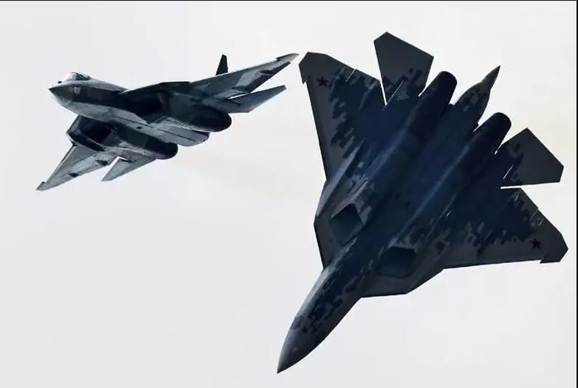 Ukraine thiet hai xe thiet giap Weasel, Su-57 nghi bay vao vung troi Ukraine-Hinh-18