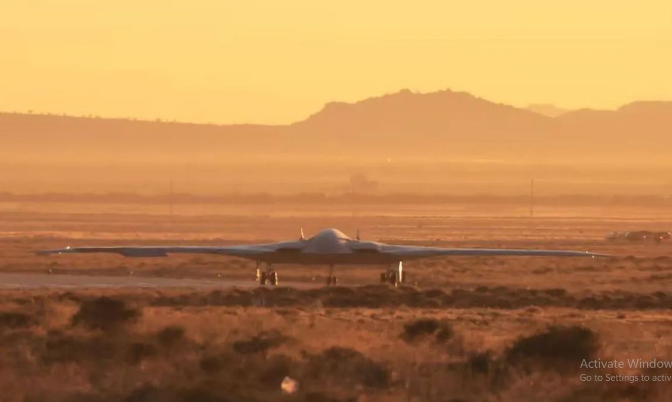 “Sat thu tang hinh” B-21 vua bay thu khac gi voi “Bong ma” B-2?