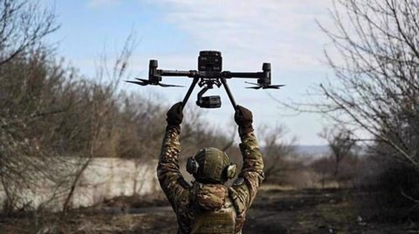 Vu khi phuong Tay bat luc, Ukraine chi con cach dung UAV-Hinh-10