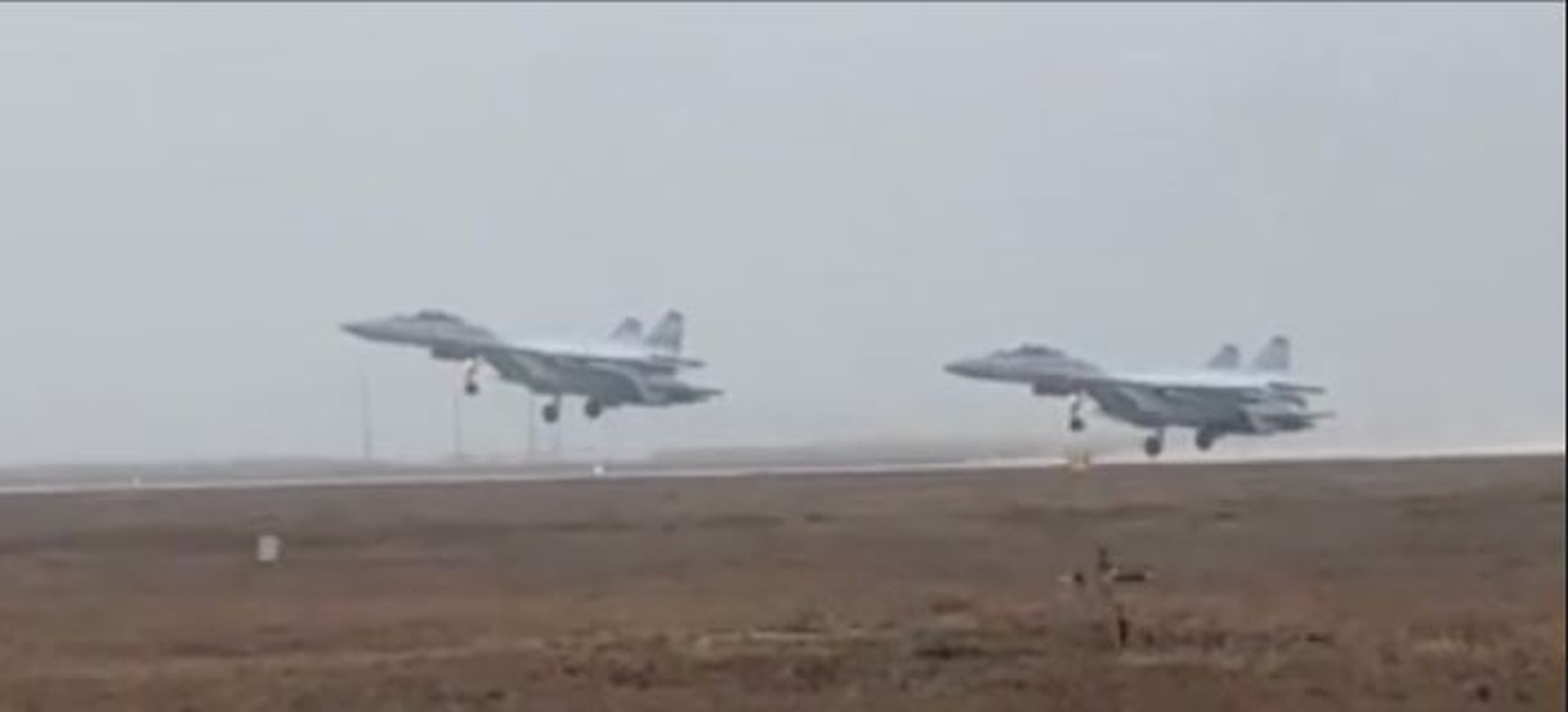 Phi cong Ukraine thua nhan so chien dau co Su-35 cua Nga-Hinh-17