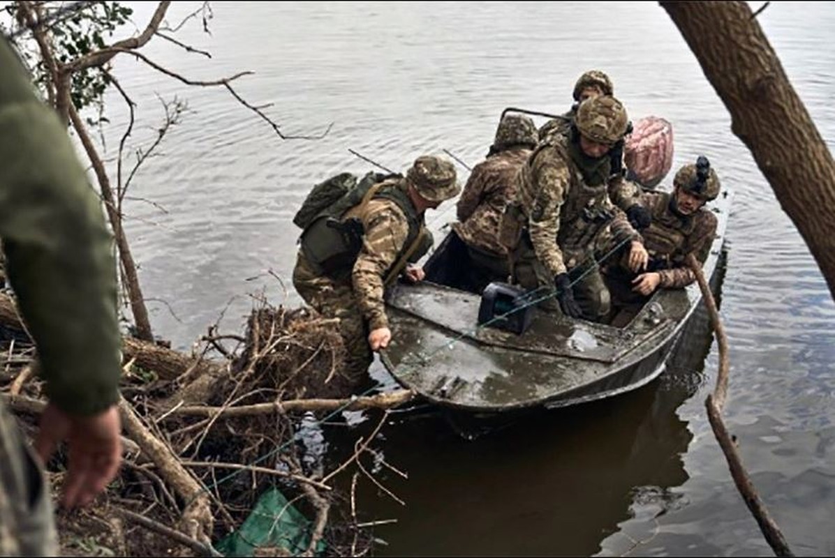 Phuong Tay cho rang Ukraine do bo kieu tu sat, Nga khong nghi vay-Hinh-2